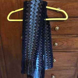 Reaction Scarf by Kenneth Cole 🧣